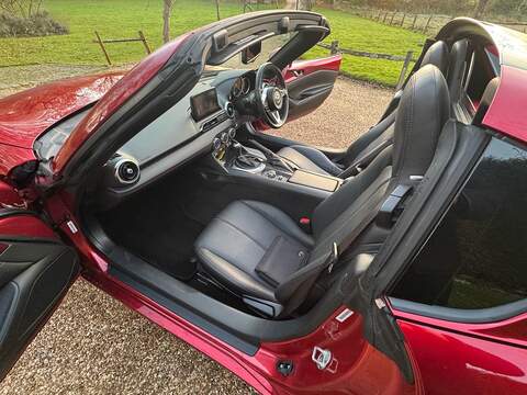 Mazda MX-5 RF 2.0 SKYACTIV-G Sport Nav+ Auto Euro 6 (s/s) 2dr - U10003477