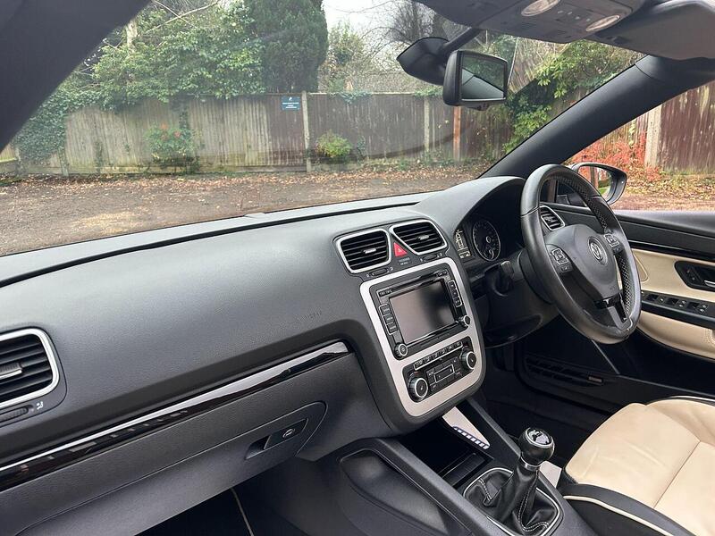 Volkswagen Eos 2.0 TDI CR Individual Cabriolet 2dr Diesel Manual Euro 5 (140 ps) - U10003483