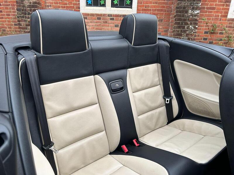 Volkswagen Eos 2.0 TDI CR Individual Cabriolet 2dr Diesel Manual Euro 5 (140 ps) - U10003483