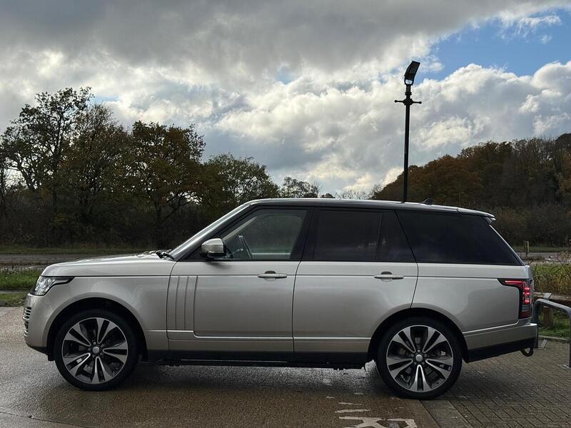 Land Rover Range Rover 3.0 TD V6 Vogue SUV 5dr Diesel Auto 4WD Euro 6 (s/s) (258 ps) - U10003487