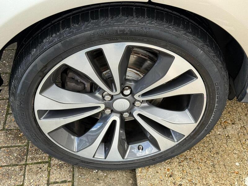 Land Rover Range Rover 3.0 TD V6 Vogue SUV 5dr Diesel Auto 4WD Euro 6 (s/s) (258 ps) - U10003487