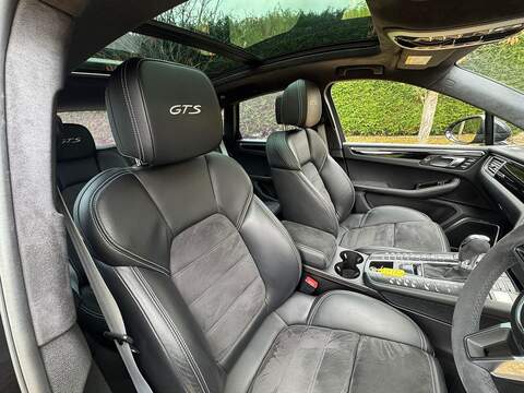 Porsche Macan 3.0T V6 GTS SUV 5dr Petrol PDK 4WD Euro 6 (s/s) (360 ps) - U10003496