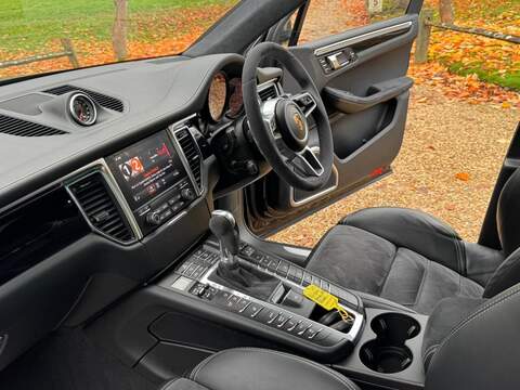 Porsche Macan 3.0T V6 GTS SUV 5dr Petrol PDK 4WD Euro 6 (s/s) (360 ps) - U10003496