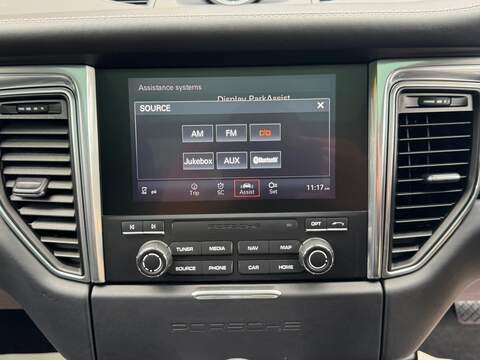 Porsche Macan 3.0T V6 GTS SUV 5dr Petrol PDK 4WD Euro 6 (s/s) (360 ps) - U10003496