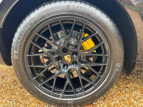 Porsche Macan 3.0T V6 GTS SUV 5dr Petrol PDK 4WD Euro 6 (s/s) (360 ps) - U10003496