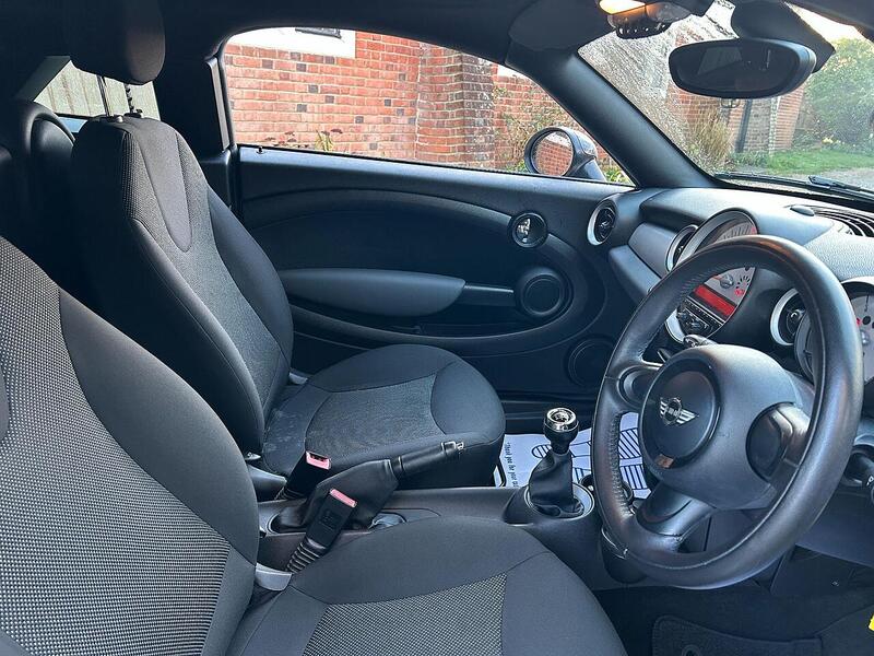 MINI Coupe 1.6 Cooper Coupe 2dr Petrol Manual Euro 5 (s/s) (122 ps) - U10003499