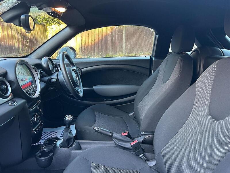 MINI Coupe 1.6 Cooper Coupe 2dr Petrol Manual Euro 5 (s/s) (122 ps) - U10003499