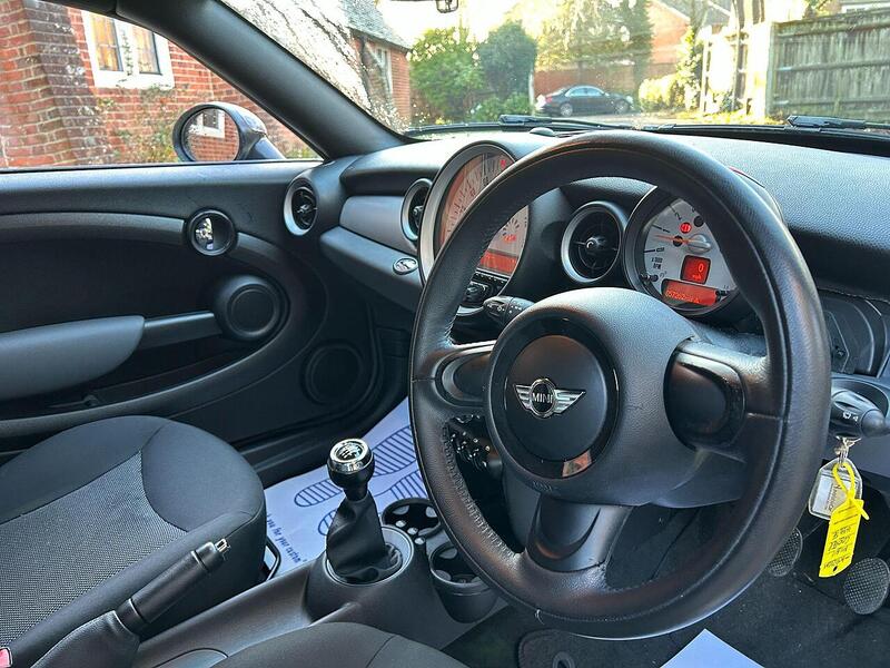 MINI Coupe 1.6 Cooper Coupe 2dr Petrol Manual Euro 5 (s/s) (122 ps) - U10003499