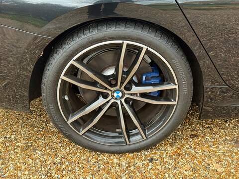 BMW 3 Series 2.0 320d M Sport Saloon 4dr Diesel Auto xDrive Euro 6 (s/s) (190 ps) - U10003500