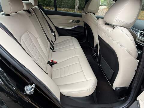 BMW 3 Series 2.0 320d M Sport Saloon 4dr Diesel Auto xDrive Euro 6 (s/s) (190 ps) - U10003500