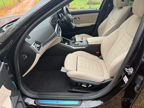 BMW 3 Series 2.0 320d M Sport Saloon 4dr Diesel Auto xDrive Euro 6 (s/s) (190 ps) - U10003500