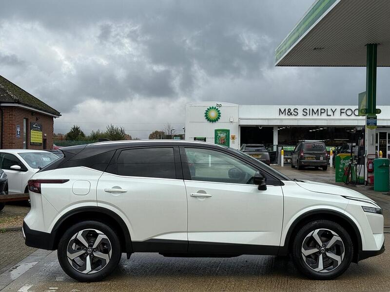 Nissan Qashqai 1.3 DIG-T MHEV Premiere Edition SUV 5dr Petrol Hybrid Manual Euro 6 (s/s) (140 ps) - U10003501