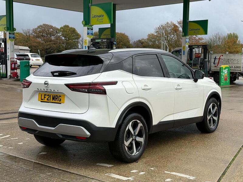 Nissan Qashqai 1.3 DIG-T MHEV Premiere Edition SUV 5dr Petrol Hybrid Manual Euro 6 (s/s) (140 ps) - U10003501