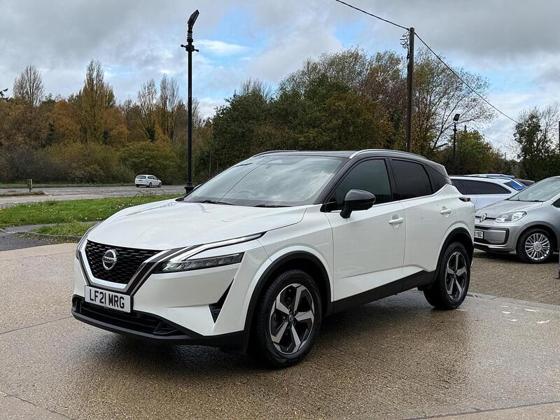 Nissan Qashqai 1.3 DIG-T MHEV Premiere Edition SUV 5dr Petrol Hybrid Manual Euro 6 (s/s) (140 ps) - U10003501