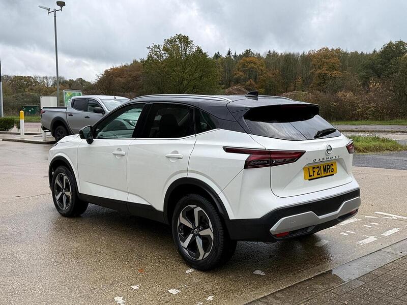 Nissan Qashqai 1.3 DIG-T MHEV Premiere Edition SUV 5dr Petrol Hybrid Manual Euro 6 (s/s) (140 ps) - U10003501