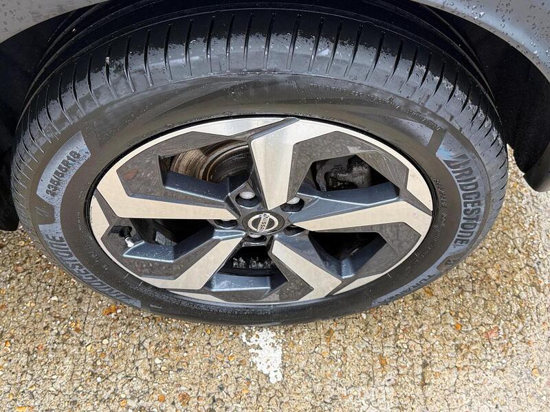 Nissan Qashqai 1.3 DIG-T MHEV Premiere Edition SUV 5dr Petrol Hybrid Manual Euro 6 (s/s) (140 ps) - U10003501