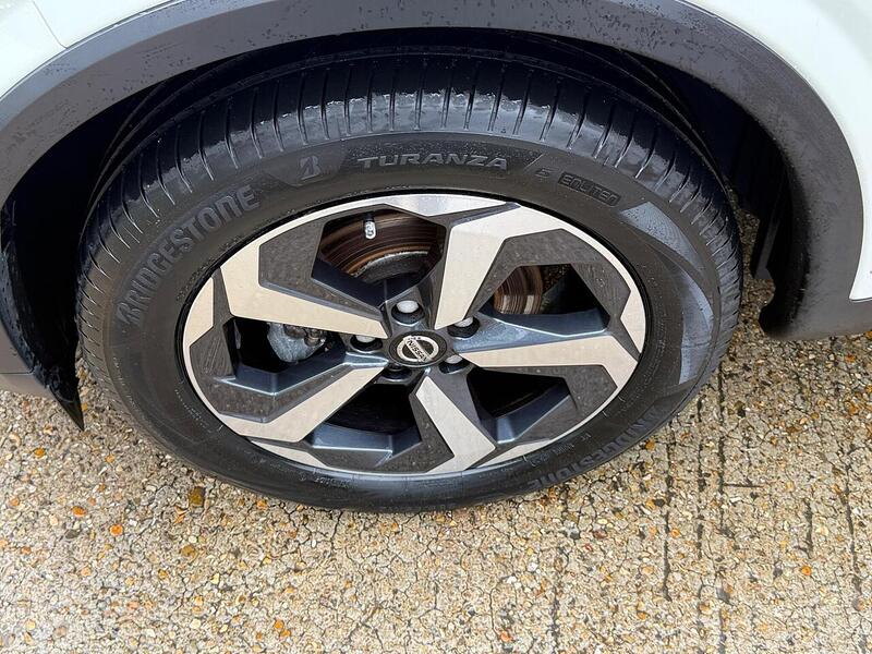 Nissan Qashqai 1.3 DIG-T MHEV Premiere Edition SUV 5dr Petrol Hybrid Manual Euro 6 (s/s) (140 ps) - U10003501