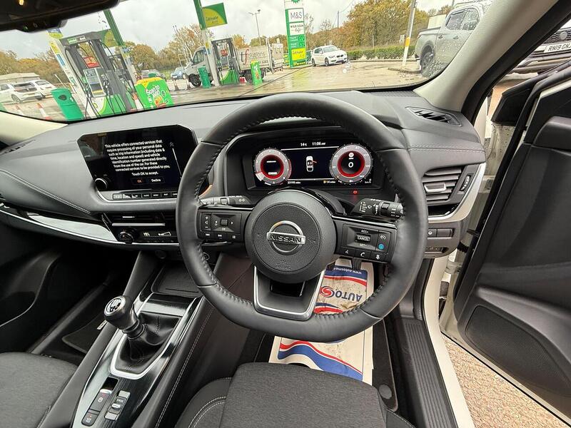 Nissan Qashqai 1.3 DIG-T MHEV Premiere Edition SUV 5dr Petrol Hybrid Manual Euro 6 (s/s) (140 ps) - U10003501