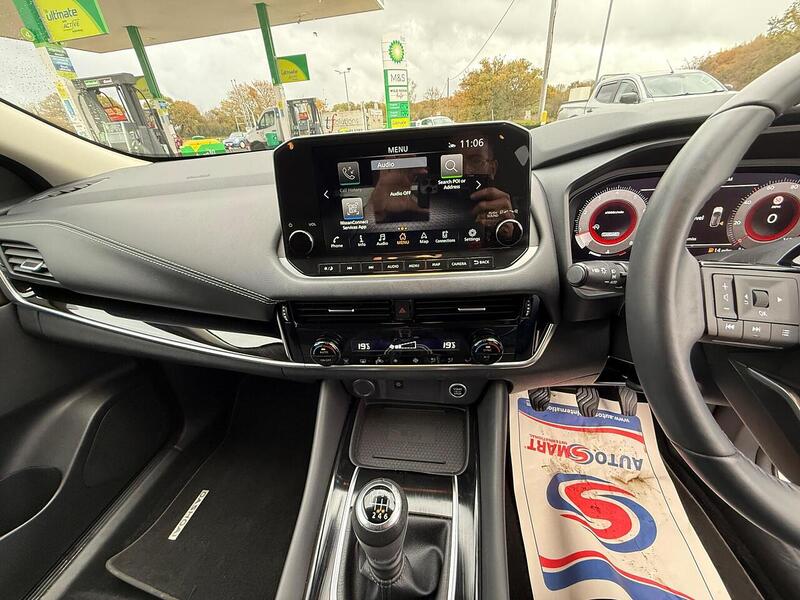 Nissan Qashqai 1.3 DIG-T MHEV Premiere Edition SUV 5dr Petrol Hybrid Manual Euro 6 (s/s) (140 ps) - U10003501