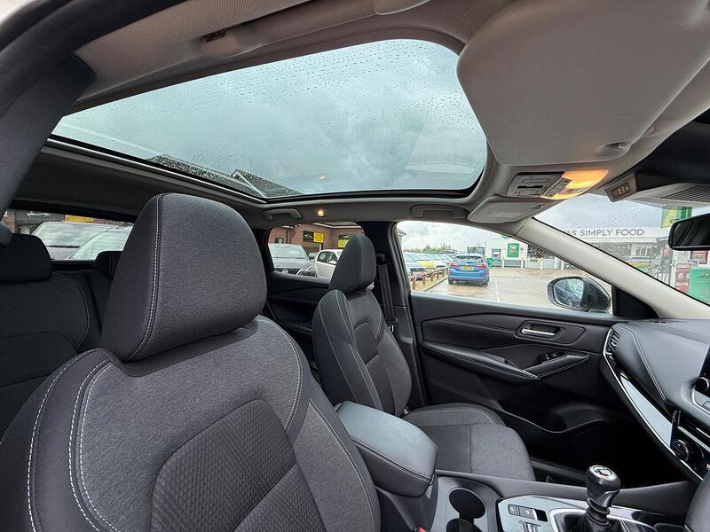 Nissan Qashqai 1.3 DIG-T MHEV Premiere Edition SUV 5dr Petrol Hybrid Manual Euro 6 (s/s) (140 ps) - U10003501