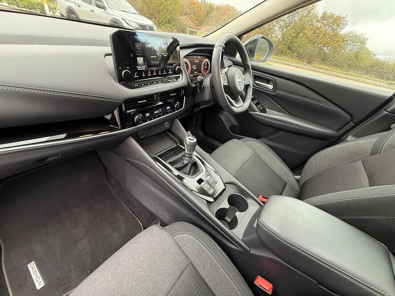 Nissan Qashqai 1.3 DIG-T MHEV Premiere Edition SUV 5dr Petrol Hybrid Manual Euro 6 (s/s) (140 ps) - U10003501