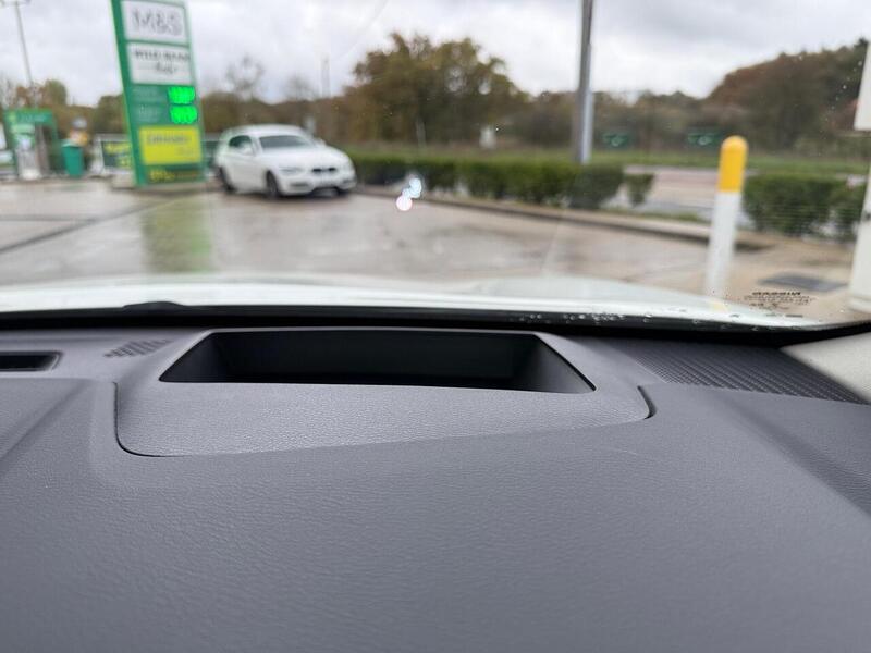 Nissan Qashqai 1.3 DIG-T MHEV Premiere Edition SUV 5dr Petrol Hybrid Manual Euro 6 (s/s) (140 ps) - U10003501