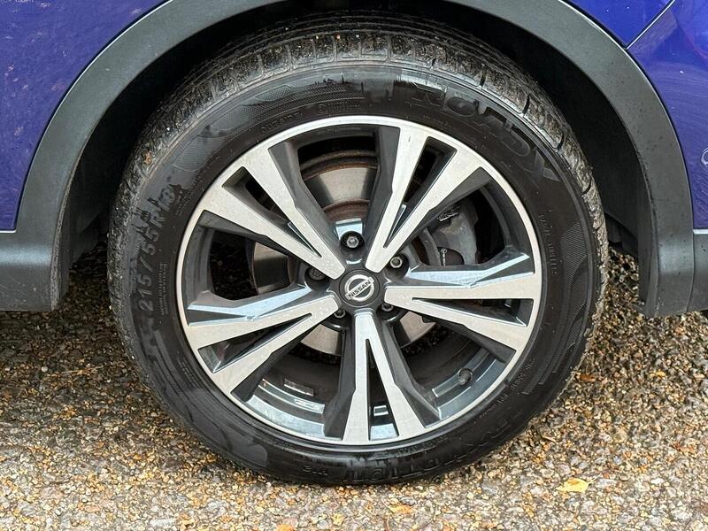 Nissan Qashqai 1.5 dCi N-Connecta SUV 5dr Diesel Manual Euro 6 (s/s) (110 ps) - U10003508