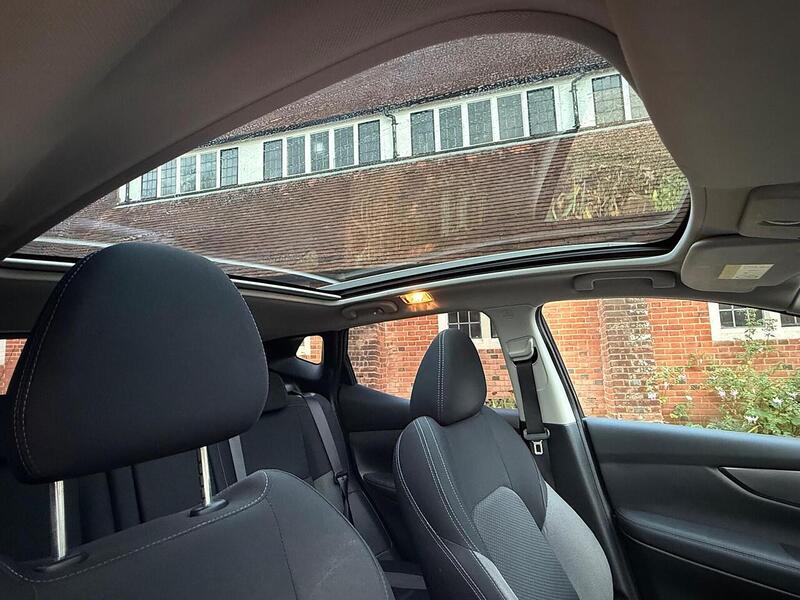 Nissan Qashqai 1.5 dCi N-Connecta SUV 5dr Diesel Manual Euro 6 (s/s) (110 ps) - U10003508