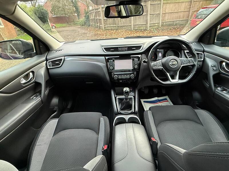 Nissan Qashqai 1.5 dCi N-Connecta SUV 5dr Diesel Manual Euro 6 (s/s) (110 ps) - U10003508