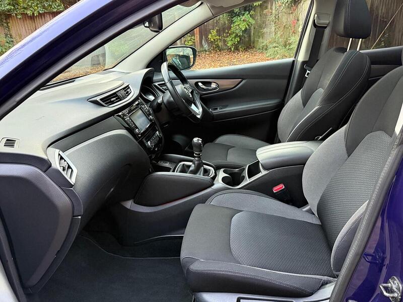 Nissan Qashqai 1.5 dCi N-Connecta SUV 5dr Diesel Manual Euro 6 (s/s) (110 ps) - U10003508