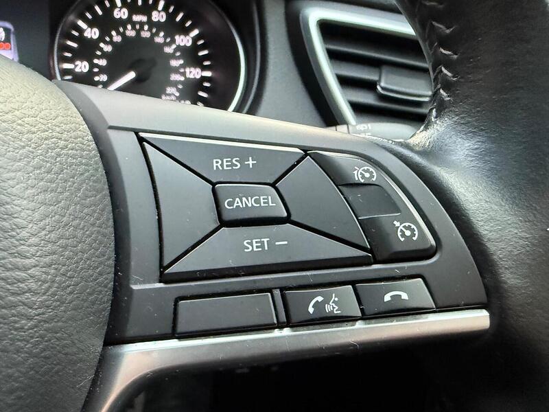 Nissan Qashqai 1.5 dCi N-Connecta SUV 5dr Diesel Manual Euro 6 (s/s) (110 ps) - U10003508