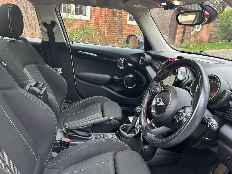 MINI Hatch 2.0 Cooper SD Hatchback 5dr Diesel Auto 6Spd Euro 6 (s/s) (170 ps) - U10003509