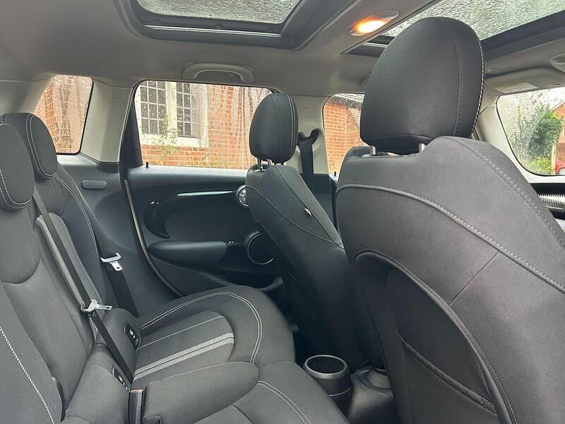 MINI Hatch 2.0 Cooper SD Hatchback 5dr Diesel Auto 6Spd Euro 6 (s/s) (170 ps) - U10003509