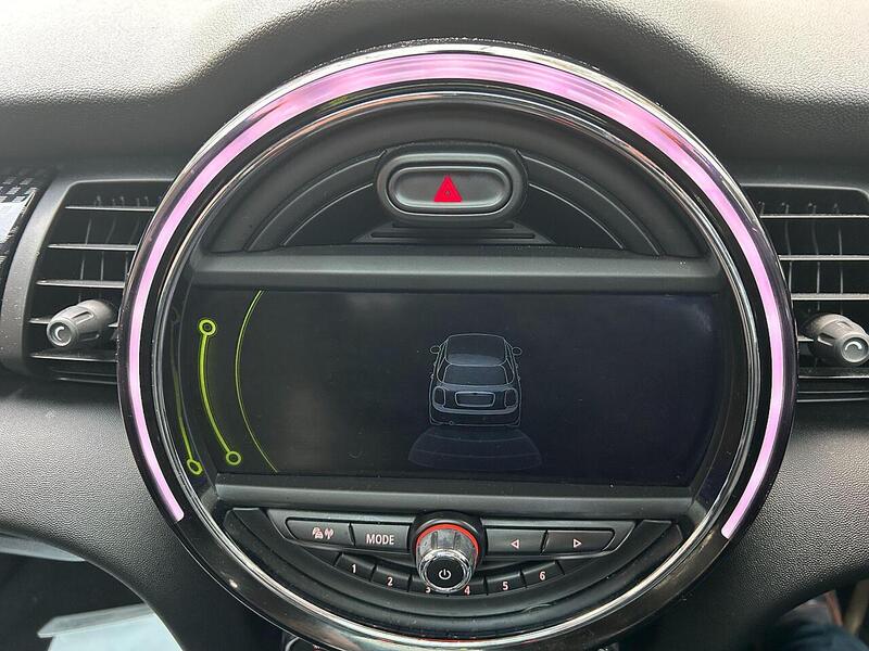 MINI Hatch 2.0 Cooper SD Hatchback 5dr Diesel Auto 6Spd Euro 6 (s/s) (170 ps) - U10003509