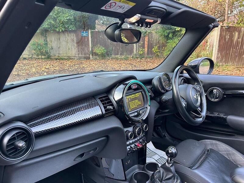 MINI Convertible 2.0 Cooper S Euro 6 (s/s) 2dr - U10003512