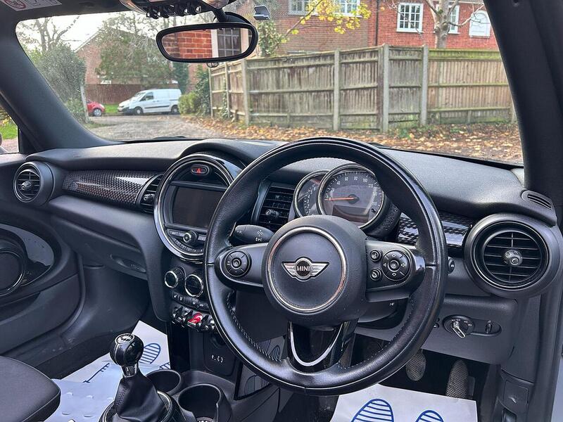 MINI Convertible 2.0 Cooper S Euro 6 (s/s) 2dr - U10003512