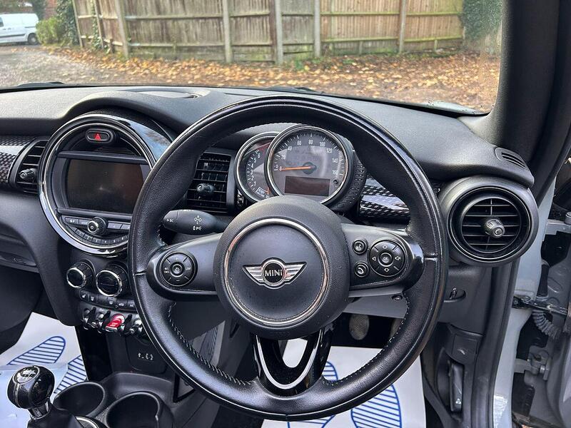 MINI Convertible 2.0 Cooper S Euro 6 (s/s) 2dr - U10003512