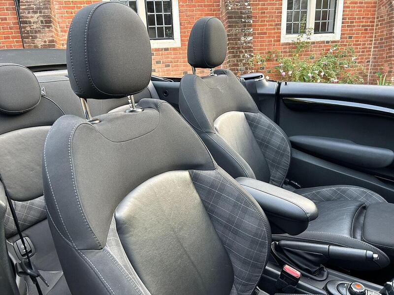 MINI Convertible 2.0 Cooper S Euro 6 (s/s) 2dr - U10003512