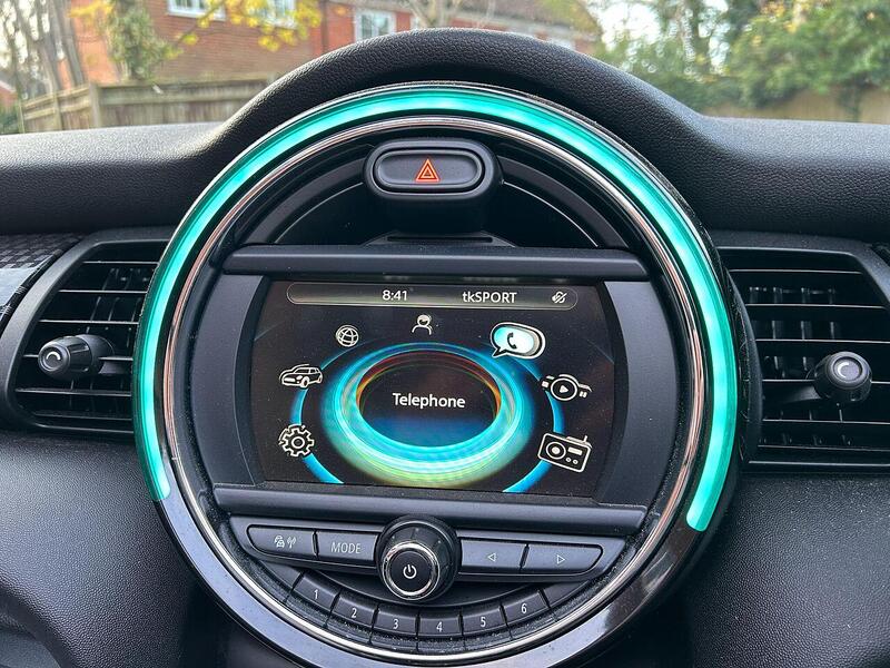 MINI Convertible 2.0 Cooper S Euro 6 (s/s) 2dr - U10003512