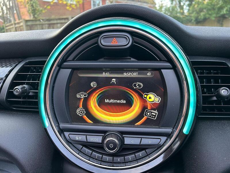 MINI Convertible 2.0 Cooper S Euro 6 (s/s) 2dr - U10003512