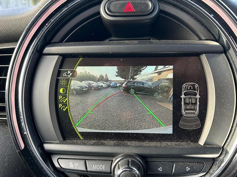 MINI Convertible 2.0 Cooper S Euro 6 (s/s) 2dr - U10003512