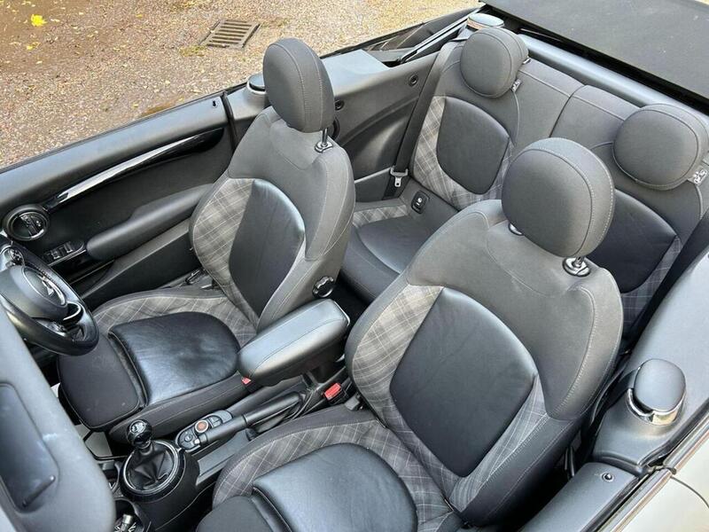 MINI Convertible 2.0 Cooper S Convertible 2dr Petrol Manual Euro 6 (s/s) (192 ps) - U10003512