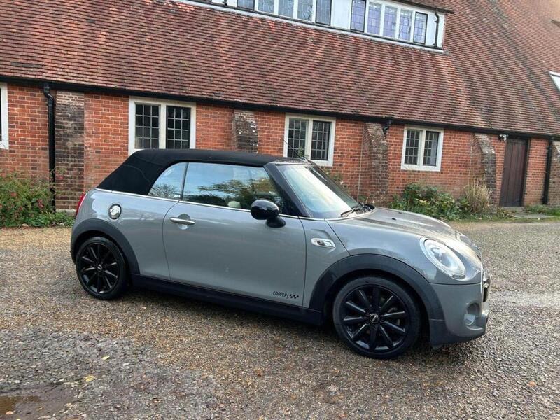 MINI Convertible 2.0 Cooper S Convertible 2dr Petrol Manual Euro 6 (s/s) (192 ps) - U10003512