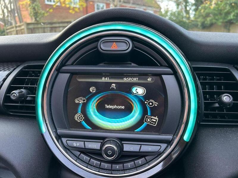 MINI Convertible 2.0 Cooper S Convertible 2dr Petrol Manual Euro 6 (s/s) (192 ps) - U10003512