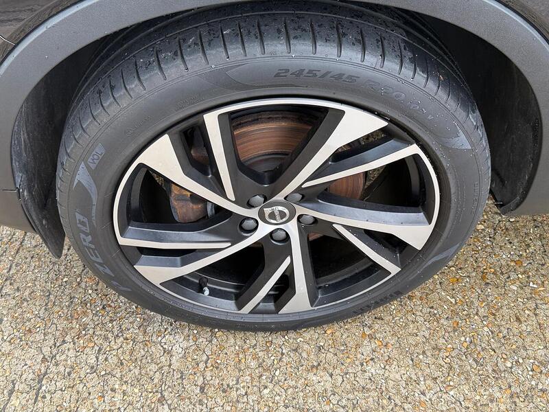 Volvo XC40 2.0 B4 MHEV R-Design SUV 5dr Petrol Hybrid Auto Euro 6 (s/s) (197 ps) - U10003515