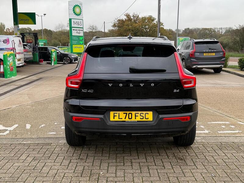 Volvo XC40 2.0 B4 MHEV R-Design SUV 5dr Petrol Hybrid Auto Euro 6 (s/s) (197 ps) - U10003515