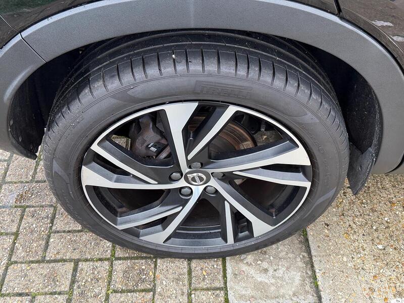 Volvo XC40 2.0 B4 MHEV R-Design SUV 5dr Petrol Hybrid Auto Euro 6 (s/s) (197 ps) - U10003515