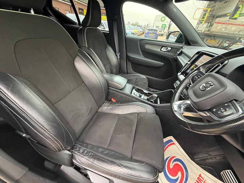 Volvo XC40 2.0 B4 MHEV R-Design SUV 5dr Petrol Hybrid Auto Euro 6 (s/s) (197 ps) - U10003515