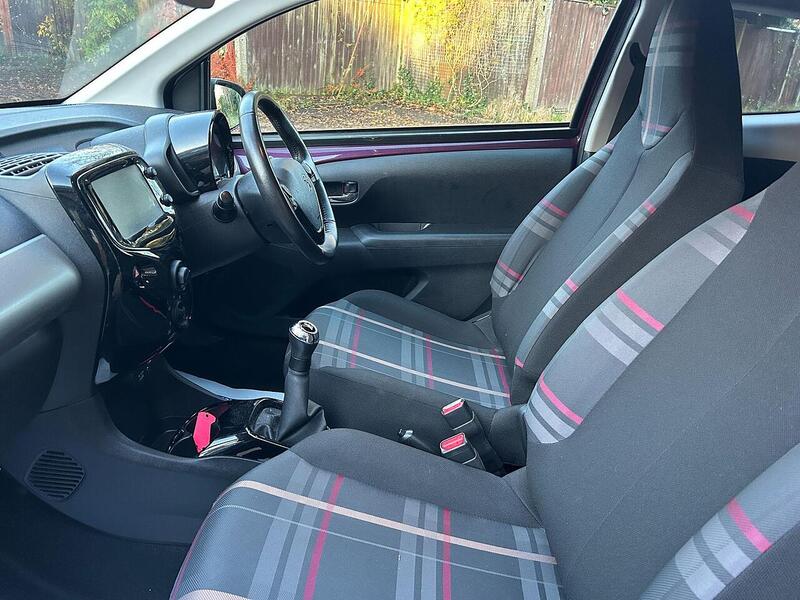 Peugeot 108 1.2 PureTech Allure Hatchback 3dr Petrol Manual Euro 6 (82 ps) - U10003517