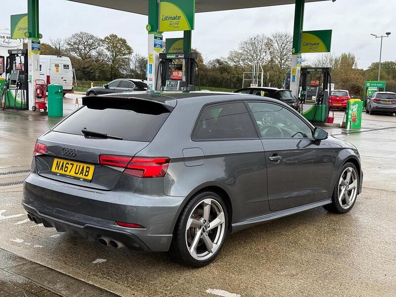 Audi S3 2.0 TFSI Black Edition Hatchback 3dr Petrol S Tronic quattro Euro 6 (s/s) (310 ps) - U10003521